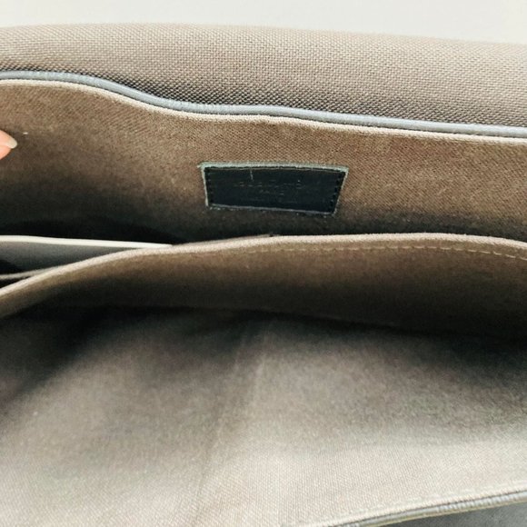 Louis Vuitton District - Picture 9 of 16